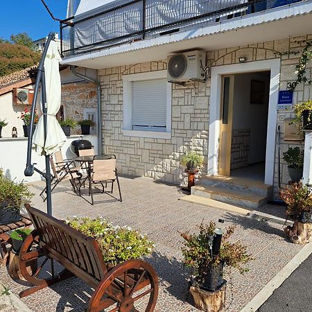Nostress Apartment Pula Exterior foto