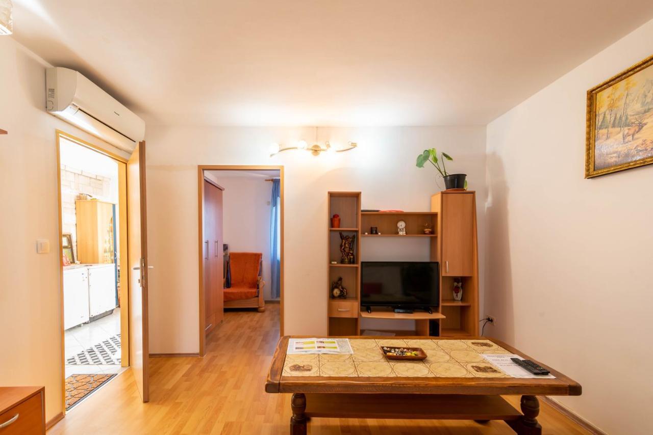 Nostress Apartment Pula Exterior foto